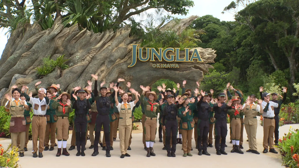 「JUNGLIA OKINAWA（ジャングリア沖縄）」本日、2025年7月25日（金）グランドオープン！！当日朝9時15分、開業セレモニーを実施　ナビゲーター約200名がゲストを笑顔でお出迎え