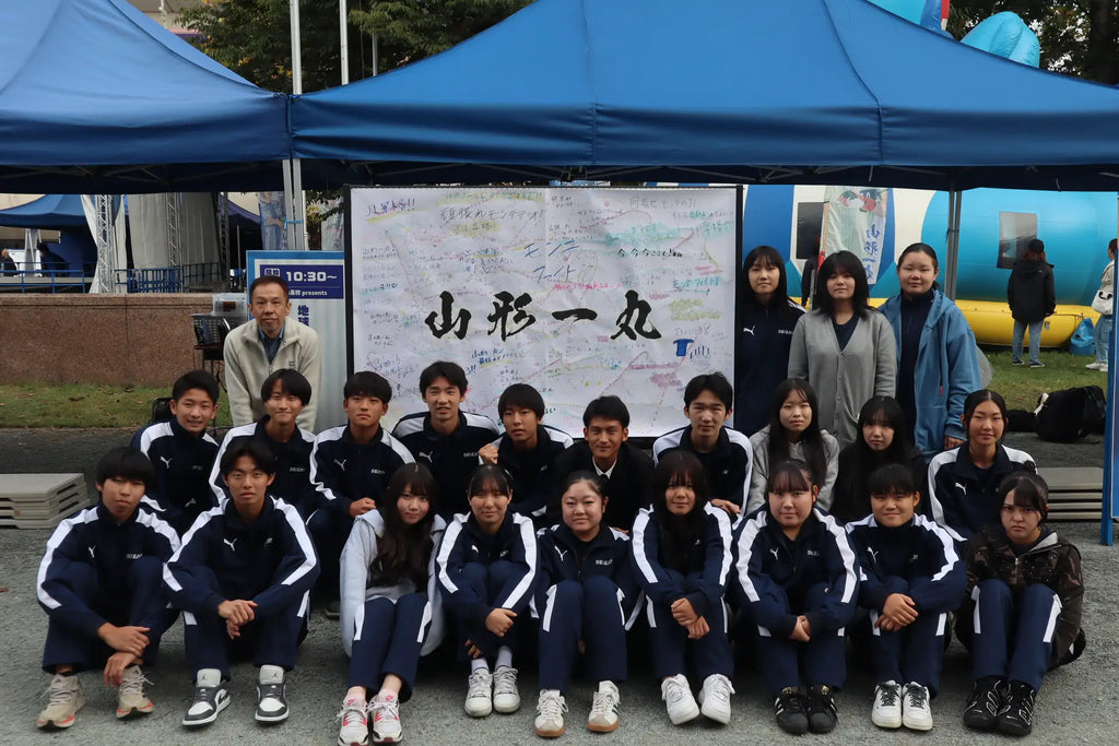 地元・惺山高等学校の生徒23名の企画・運営協力のもと、約800本の花が“再び命を咲かせる”「ぬり絵体験でフラワーロスを知ろう！」を開催