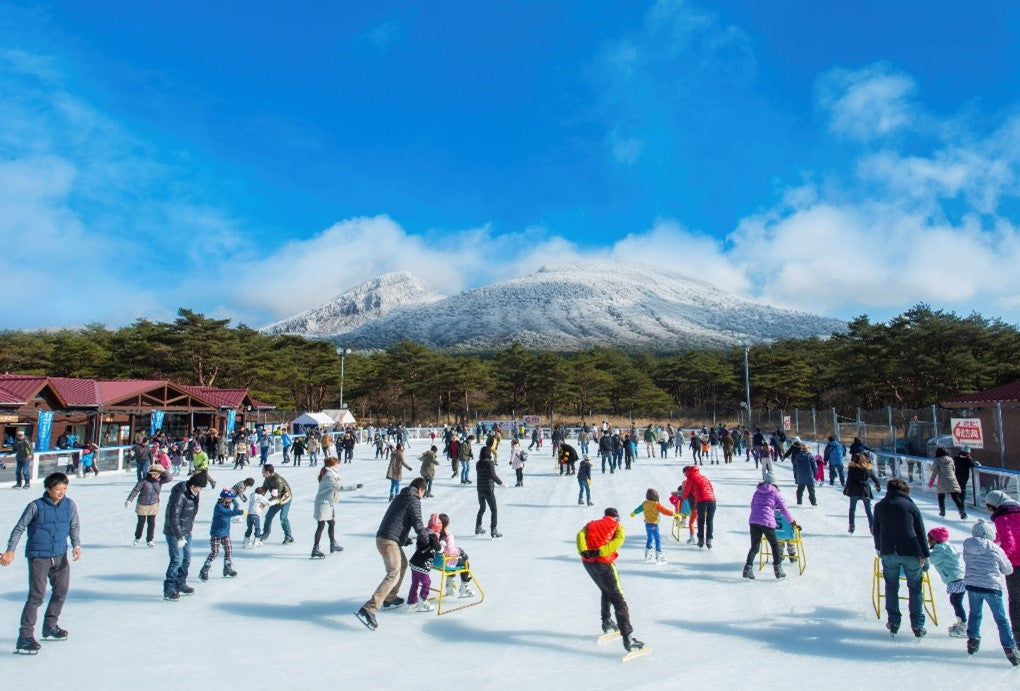 日本最南端の屋外アイススケート場が今季も間もなくオープン（宮崎県）